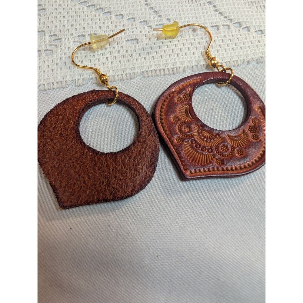Boho Southwestern Earring Lot Tooled Leather Dangles & Copper Hoops Set - Picture 4 of 4